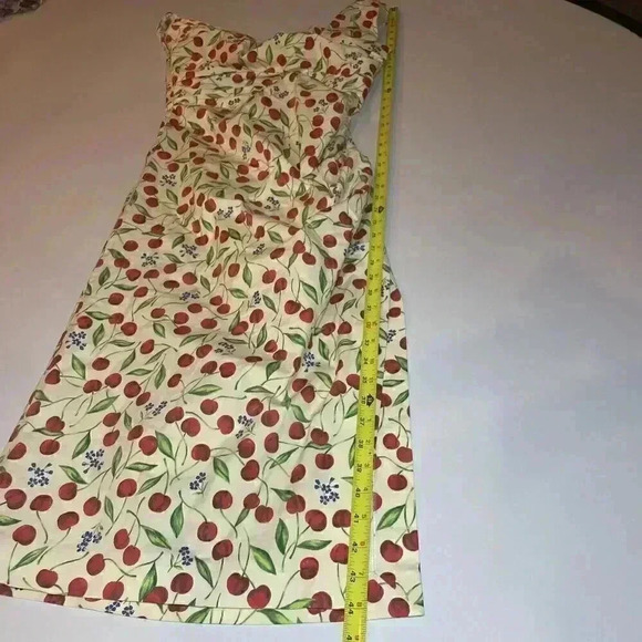 Carolina Herrera Cherry Print Off Shoulder Midi Dress 6 S Drape Designer Runway - Picture 12 of 16